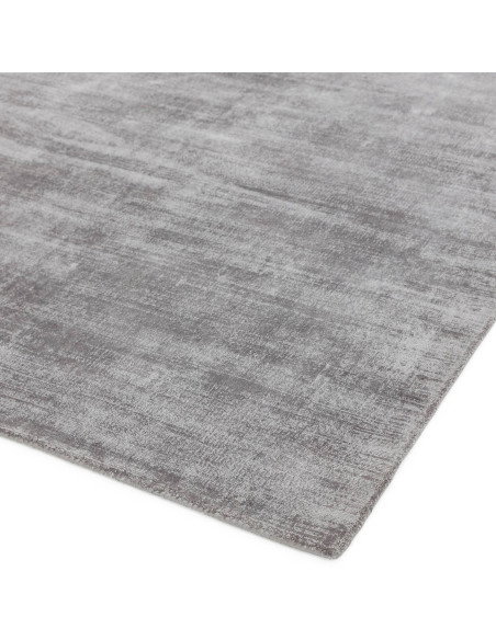 Tappeto Blade Silver in viscosa naturale: eleganza minimal e comfort superiore per ambienti moderni. Disponibile in diverse mis