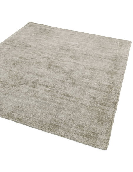 Tappeto Blade Smoke: eleganza e comfort in viscosa naturale, perfetto per ambienti minimal con design tinta unita e facile manu
