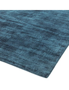 Tappeto tinta unita Blade Teal in viscosa naturale, design minimal e comfort artigianale per un ambiente elegante e moderno. 2
