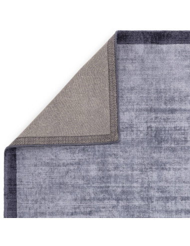 Tappeto minimal tinta unita Blade Border Airforce/Navy 06: eleganza artigianale, morbidezza e design sobrio per ogni ambiente m
