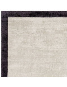 Tappeto minimal in viscosa naturale, Blade Border Putty/Charcoal 10 unisce eleganza tinta unita e design artigianale per ambien 2