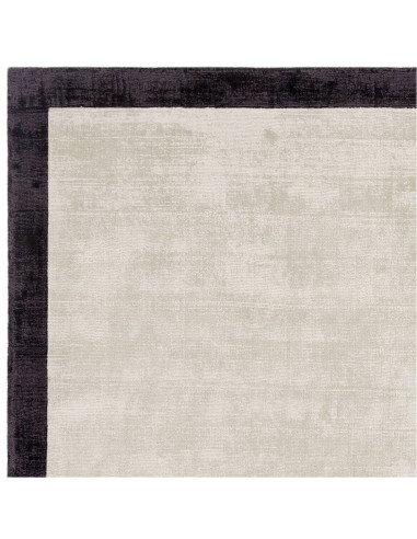 Elevate your space with the Blade Border Putty/Charcoal 10 rug, a hand-crafted minimalist rug featuring a sleek geometric desig
