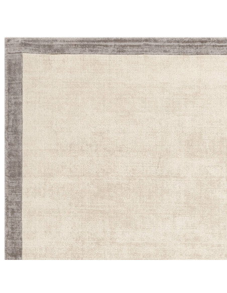 Elevate your space with the Blade Border Putty/Silver 07, a handcrafted minimalist rug featuring neutral tones and durable natu