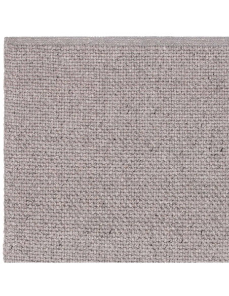 Tappeto Finley Grey: eleganza minimal e tinta unita in grigio chiaro, perfetto per ogni ambiente moderno. Resistente, facile da