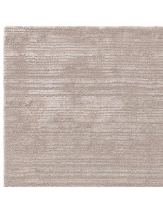 Tappeto Henley Silver: eleganza tinta unita e comfort artigianale per ambienti minimal, raffinati e accoglienti. Disponibile su 2
