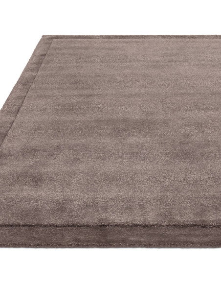 Tappeto Rise Charcoal: eleganza e comfort in un design tinta unita, perfetto per ambienti minimal e raffinati. Morbido, resiste