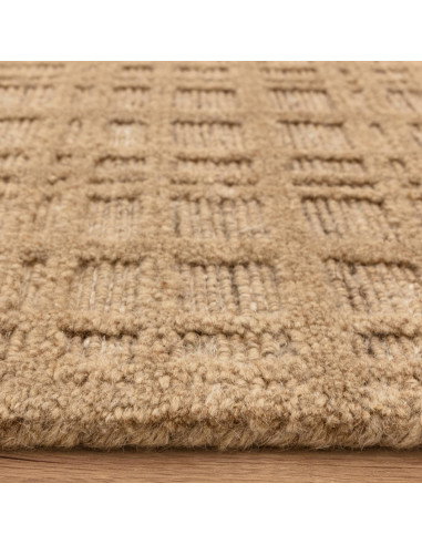 Tappeto minimal Thatch Honey in lana e poliestere, design geometrico e tinta unita, perfetto per ambienti moderni e accoglienti