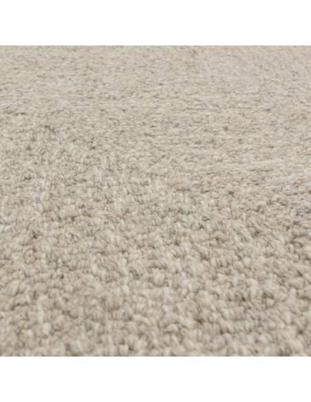 Tappeto tinta unita in lana naturale, Theodore Hatch White & Black unisce eleganza minimal e comfort per valorizzare ogni ambie