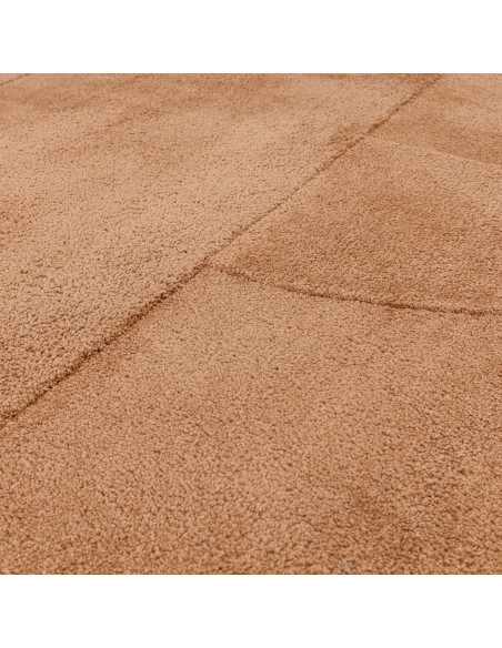 Tappeto tinta unita Tova Clay: eleganza minimal, comfort e resistenza per ogni ambiente. Facile da pulire, perfetto per uno sti