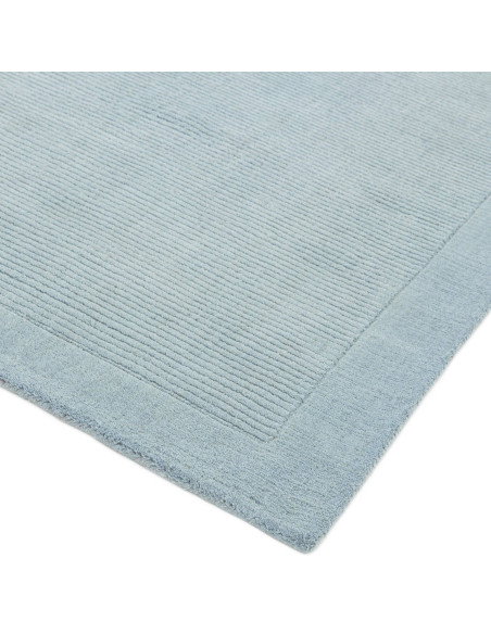 Tappeto minimal in lana naturale tinta unita, York Duck Egg unisce eleganza e comfort per ambienti moderni e raffinati.