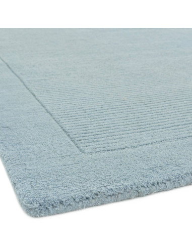 Tappeto minimal in lana naturale tinta unita, York Duck Egg unisce eleganza e comfort per ambienti moderni e raffinati.
