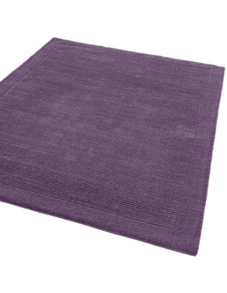Tappeto York Purple: eleganza minimalista e tinta unita in lana naturale, perfetto per ambienti moderni e raffinati. Comfort e