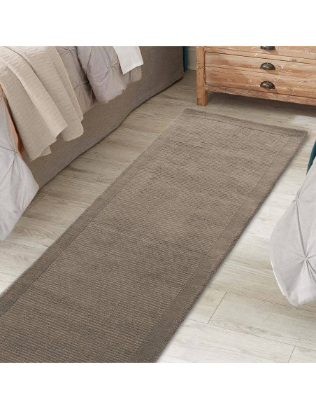 Tappeto York Taupe in lana naturale, minimal e tinta unita, perfetto per un ambiente elegante, confortevole e dal design raffin