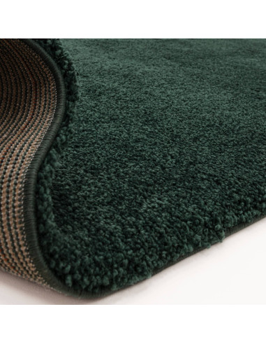 Add luxurious comfort and style with the Atlas Emerald shaggy rug, featuring a rich green hue and durable, easy-care polypropyl