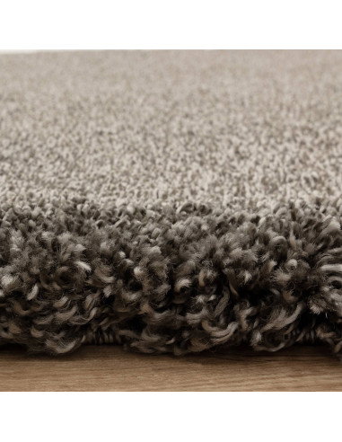 Tappeto shaggy Atlas Gunmetal a pelo lungo, morbido e resistente, ideale per un ambiente moderno, caldo e facile da mantenere.