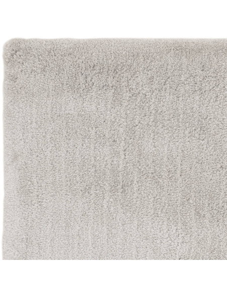 Tappeto Opulence Silver in pelo lungo, morbido e raffinato, ideale per aggiungere comfort ed eleganza a ogni ambiente moderno.