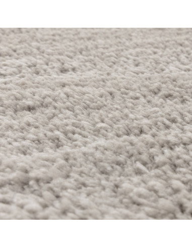 Tappeto Opulence Silver in pelo lungo, morbido e raffinato, ideale per aggiungere comfort ed eleganza a ogni ambiente moderno.
