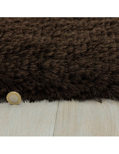 Tappeto shaggy Plush Dark Chocolate, morbido e resistente, dona calore e stile a ogni ambiente con il suo pelo lungo e design r