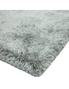 Tappeto Plush Silver a pelo lungo, morbido e resistente, perfetto per un ambiente elegante e confortevole. Disponibile in varie 2