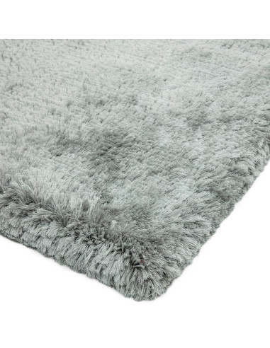 Tappeto Plush Silver a pelo lungo, morbido e resistente, perfetto per un ambiente elegante e confortevole. Disponibile in varie