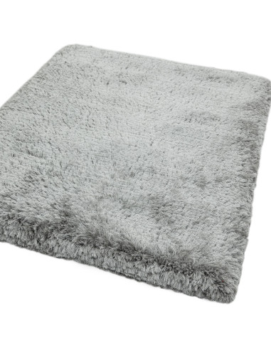 Tappeto Plush Silver a pelo lungo, morbido e resistente, perfetto per un ambiente elegante e confortevole. Disponibile in varie