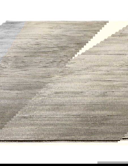 Tappeto Kuza Plain Stripe Khaki: design moderno e lucido, perfetto per ambienti eleganti. Tappeti effetto seta resistenti e fac