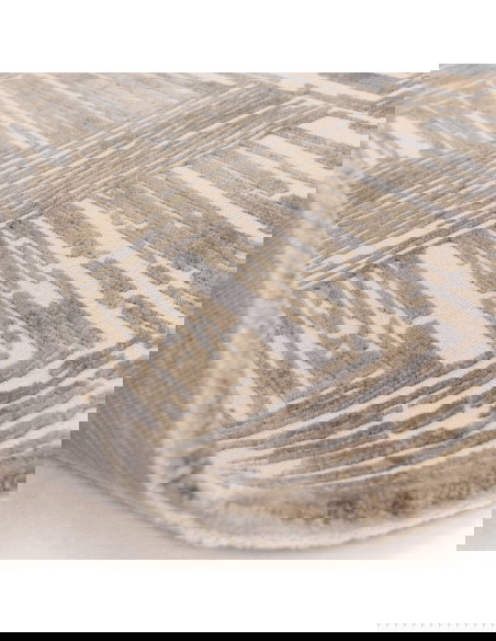 Discover the Kuza Portrait Beige rug, a modern luxury rug with a silk look finish and geometric stripes for stylish, durable el