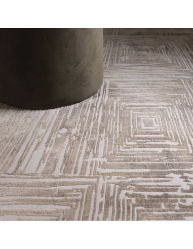 Discover the Kuza Portrait Beige rug, a modern luxury rug with a silk look finish and geometric stripes for stylish, durable el