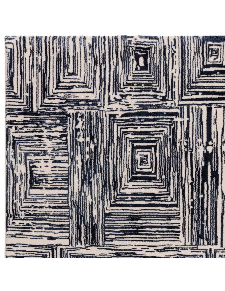 Tappeto Kuza Portrait Navy: design geometrico moderno, effetto seta lucido e luminoso, perfetto per ambienti eleganti e di gran