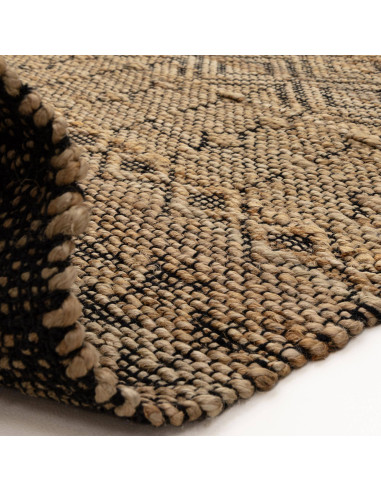 Handwoven natural fibre rug with durable jute blend, featuring a geometric Berber pattern for timeless style and cozy comfort i