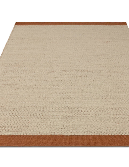 Tappeto Lima Rust in lana naturale: eleganza e comfort per il soggiorno con stile moderno e materiali naturali di alta qualità.