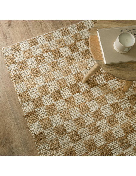 Tappeto in juta naturale con motivo geometrico, design elegante e resistente, perfetto per il soggiorno. Disponibile in varie m