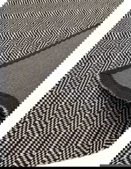 Tappeto Sloan Black in lana e cotone, design geometrico unico per un soggiorno elegante con tappeti fibra naturale resistenti e