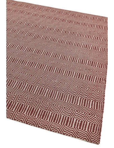Tappeto Sloan Marsala in lana e cotone, design geometrico e fibre naturali, perfetto per un soggiorno elegante e accogliente.