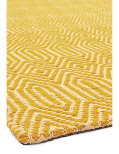 Tappeto Sloan Mustard in fibra naturale, design geometrico e colori caldi, ideale per un soggiorno moderno e raffinato. Facile