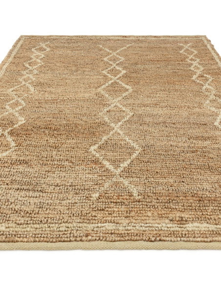 Elevate your space with the Souk Natural & Blonde jute rug, featuring a durable, eco-friendly design and elegant geometric patt
