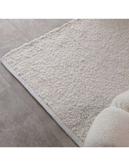 Tappeto Abbus Ivory in poliestere, elegante e resistente, perfetto per ambienti moderni e stili boho chic o etnici. Comfort e d